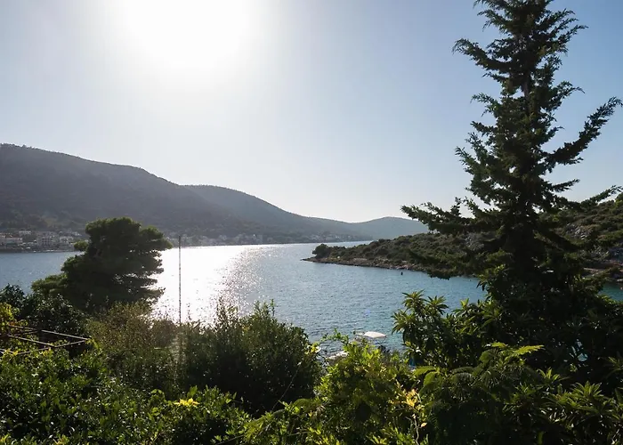 Neda Apartment Grebastica