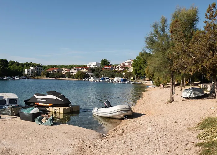 Neda Apartment Grebastica